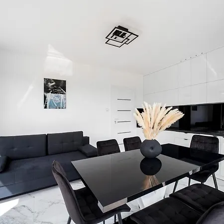 Z Widokiem Na Mazury Jezioro Magistrackie Sauna مارونجوفو